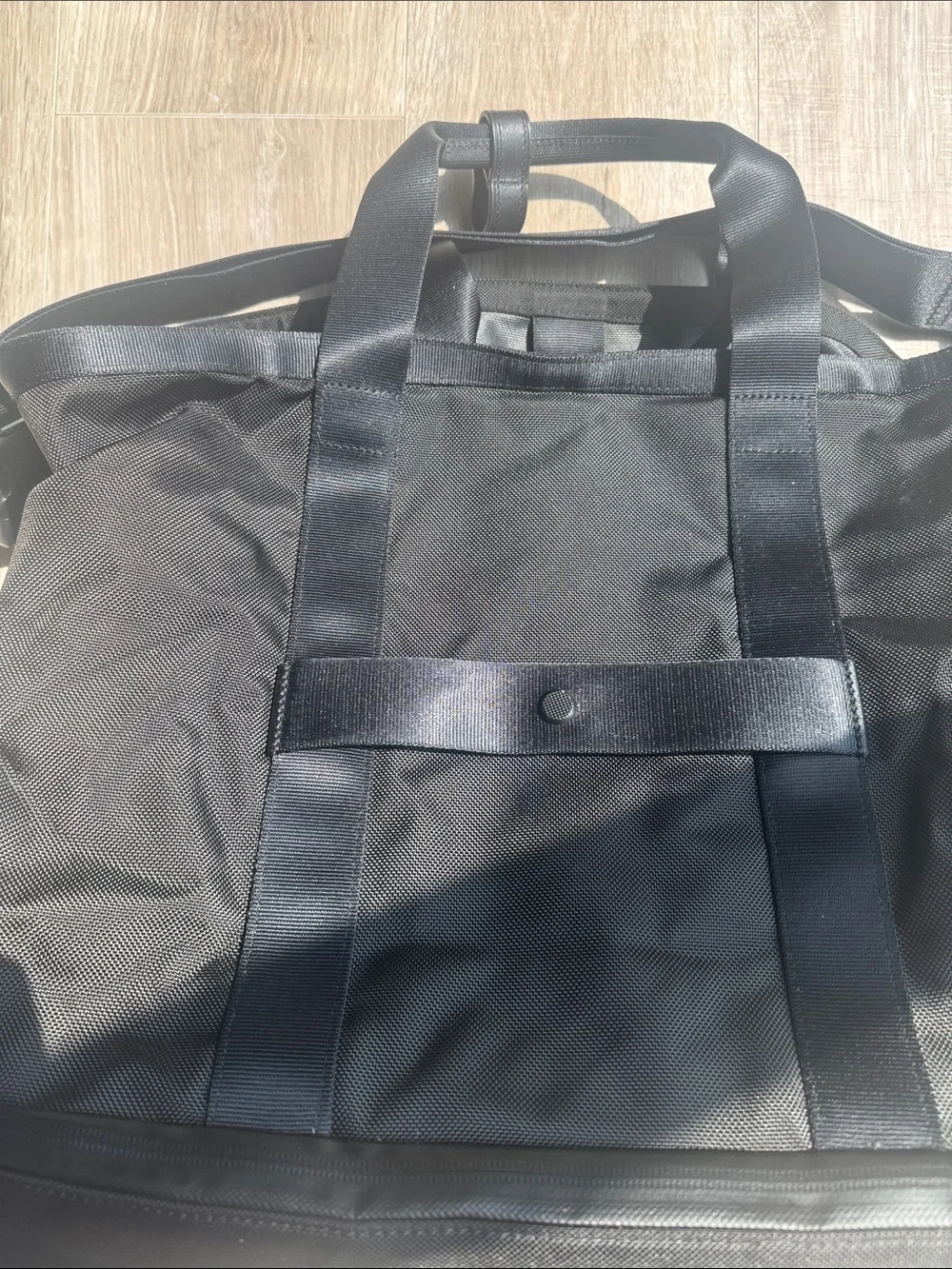 TUMI Alpha 3 Carryall Tote Bag in Black (Style Number: 138555-1041 - Picture 6 of 8